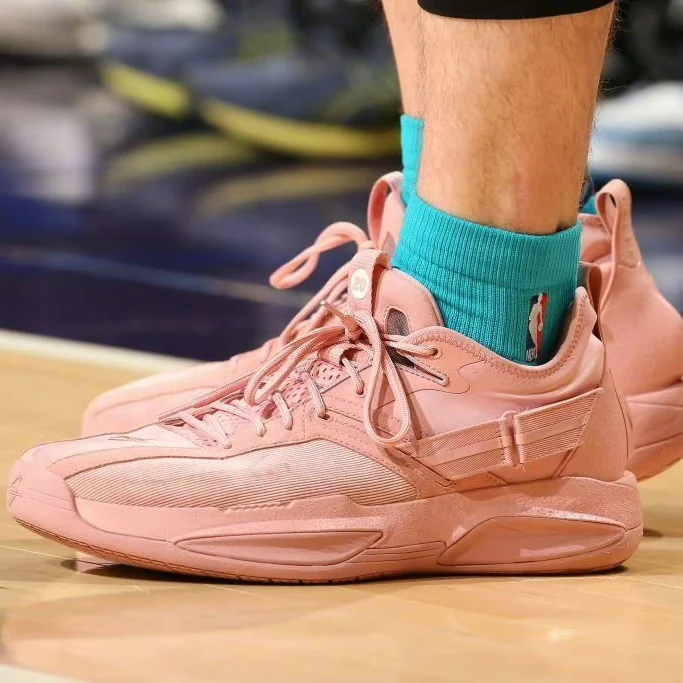 Anta Gordon Hayward GH3 - Valentine's Day - Image 2