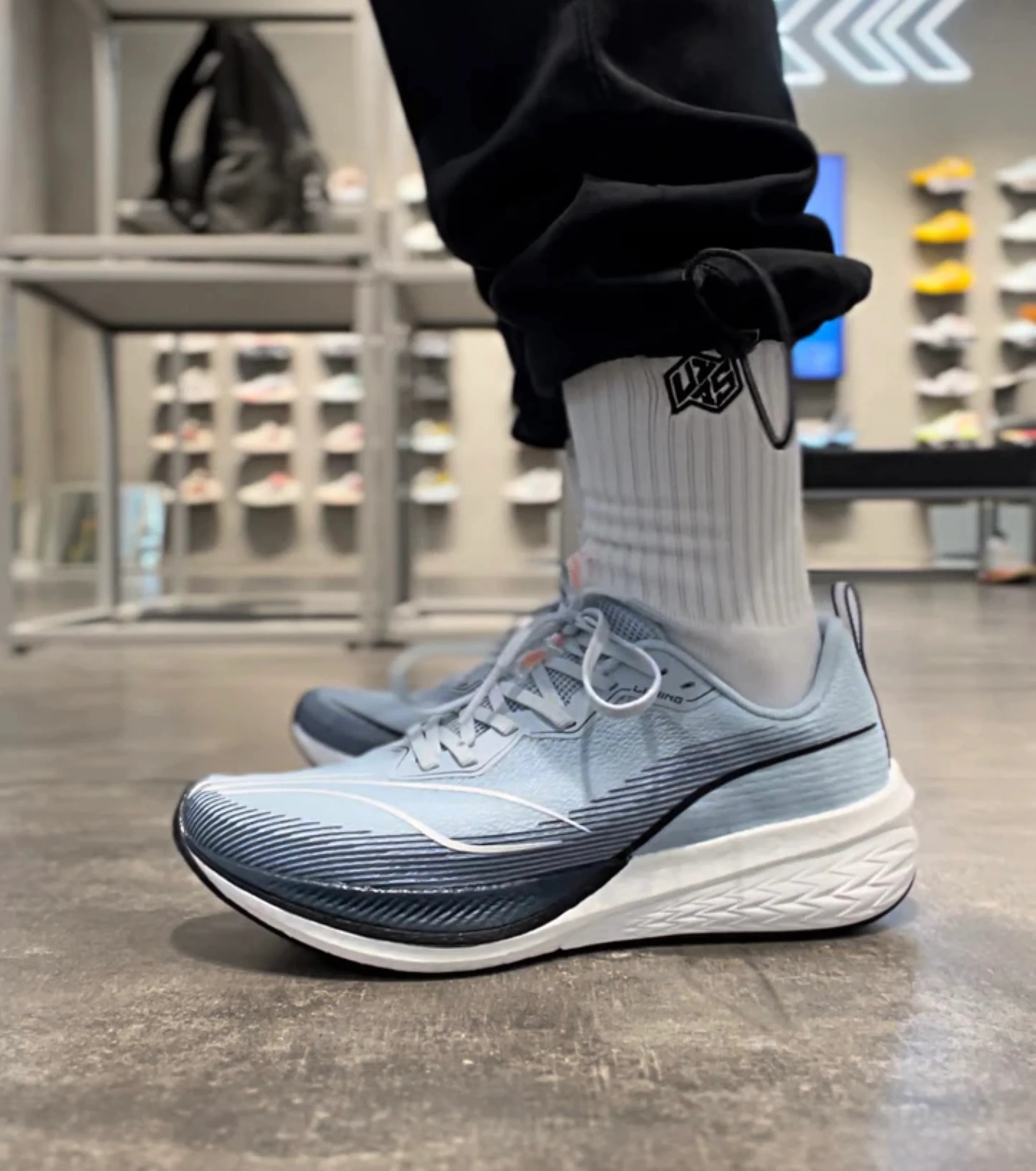 Li-Ning Rouge Rabbit 6 Pro Running Shoes - Sky Blue - Image 2