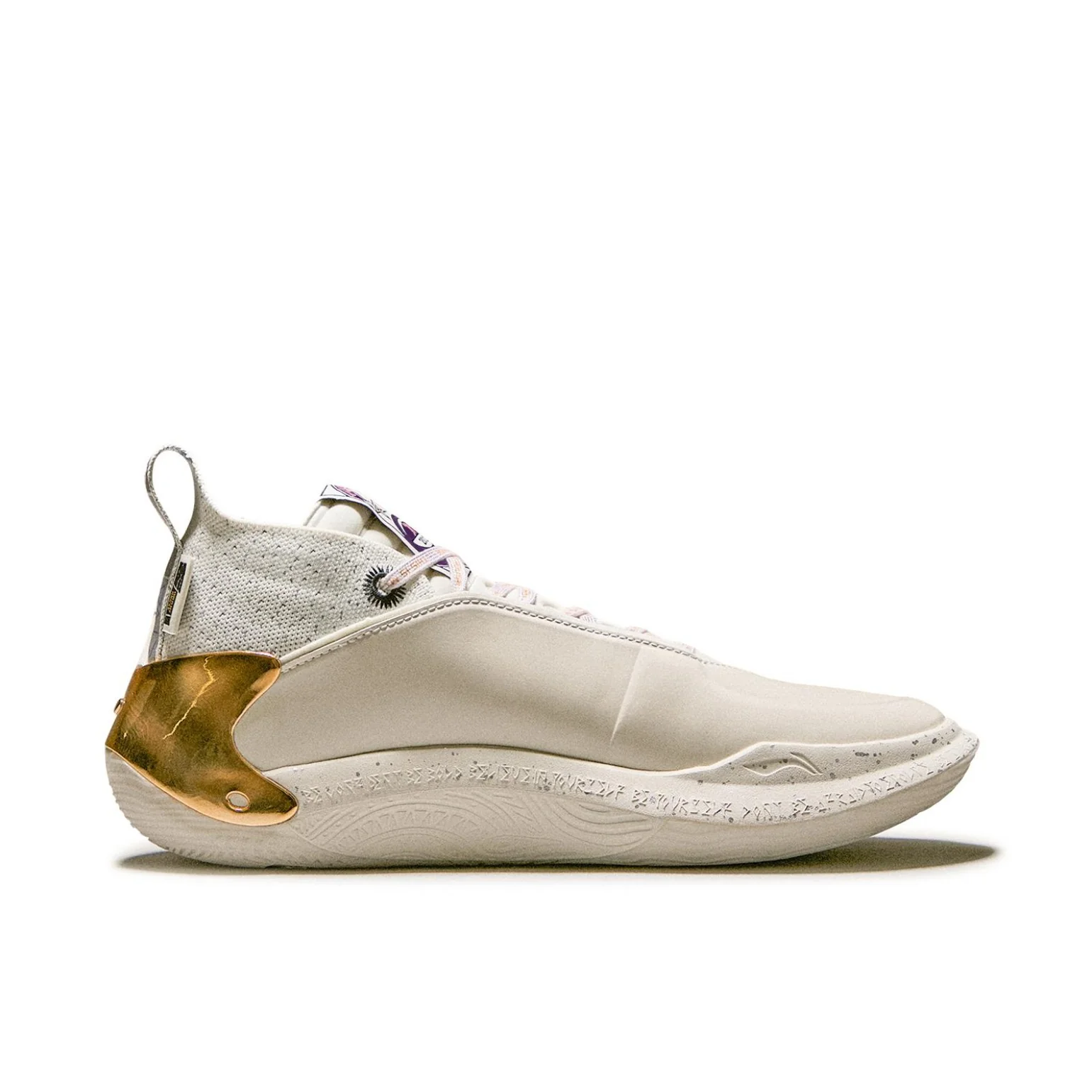 Li-Ning Way Of Wade 11 - Bronze Statue - Image 6